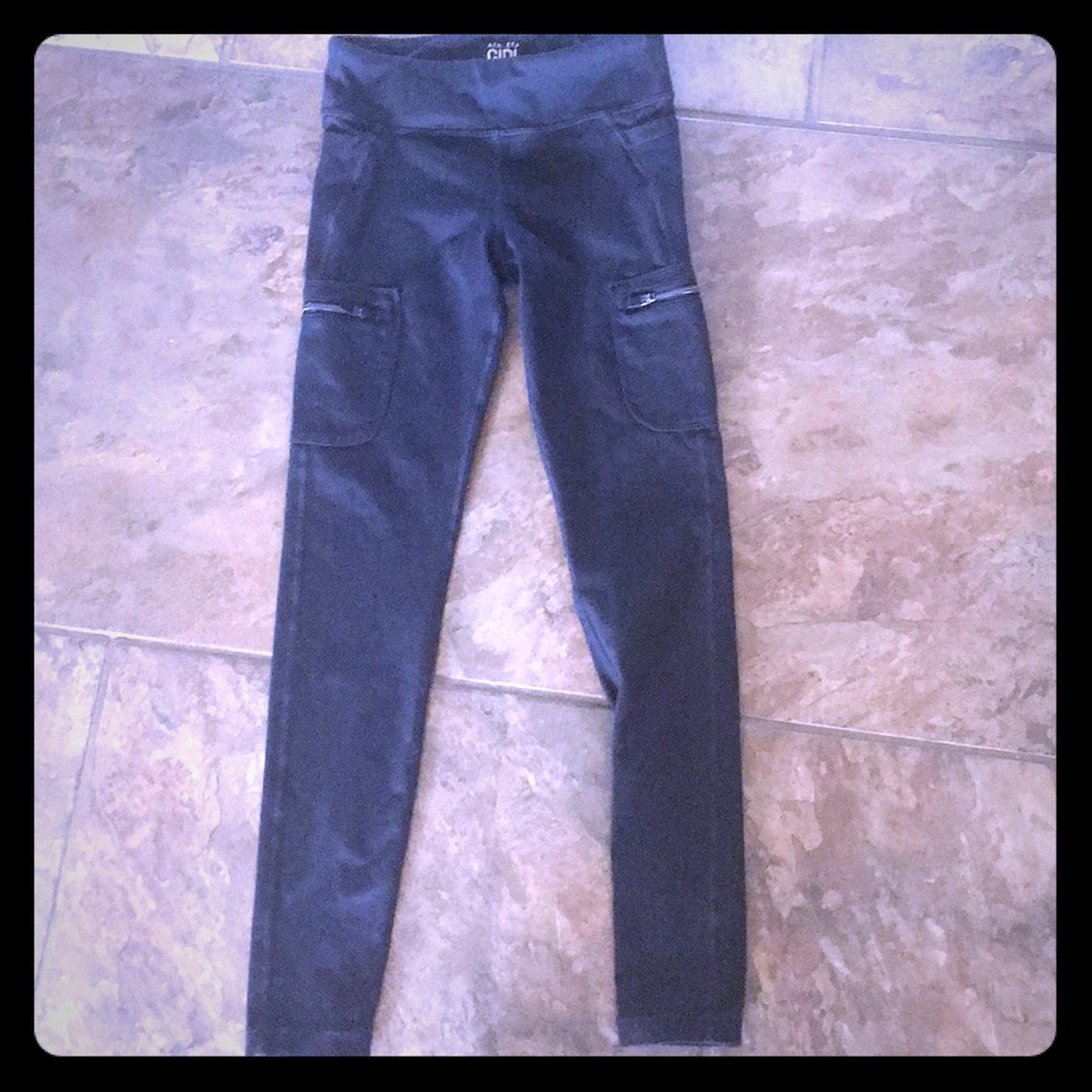 Girls Athleta Moto leggings🌸